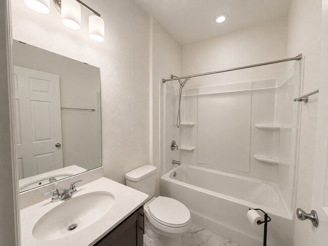Building Photo - Spacious 5-Bedroom Home in Desirable Wells Creek