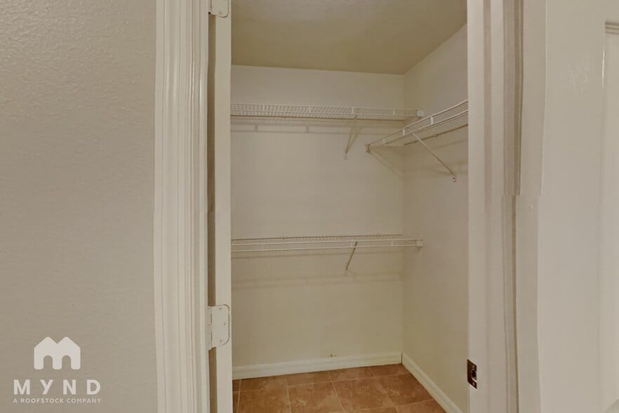 Building Photo - 2073 Hayfield Way
