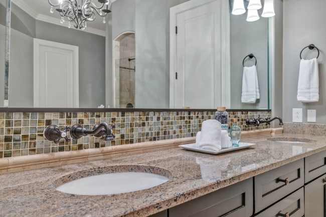 Building Photo - 1127 Glendale Ln