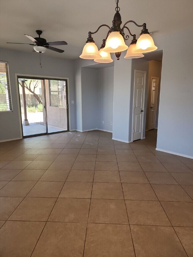 Building Photo - "Charming Anthem Retreat: 3-Bed, 2-Bath Ge...