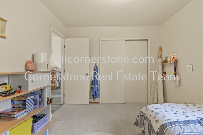 Building Photo - 8640 Boxelder Dr