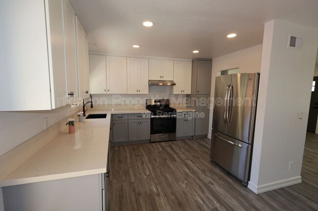 Building Photo - 102 Hoover Ave