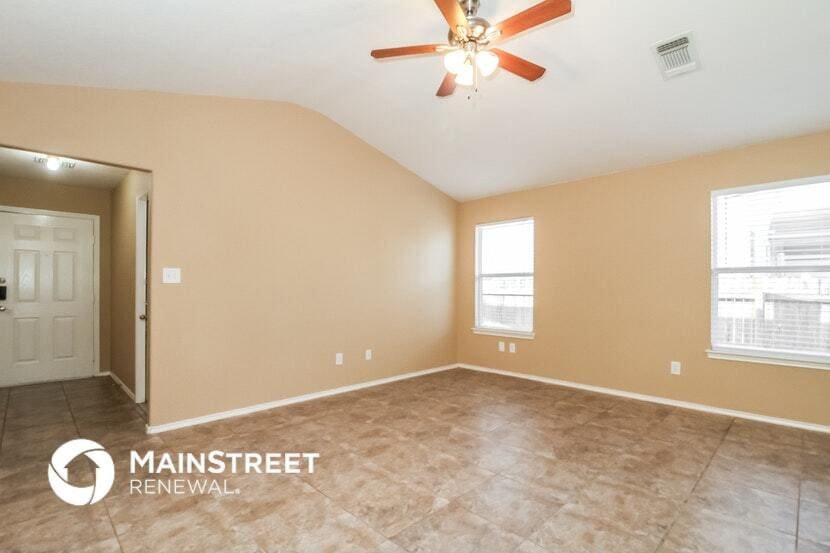 Building Photo - 2115 Clear Ct