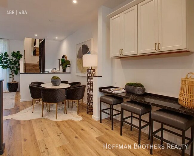 Building Photo - 1254 N Las Palmas Ave