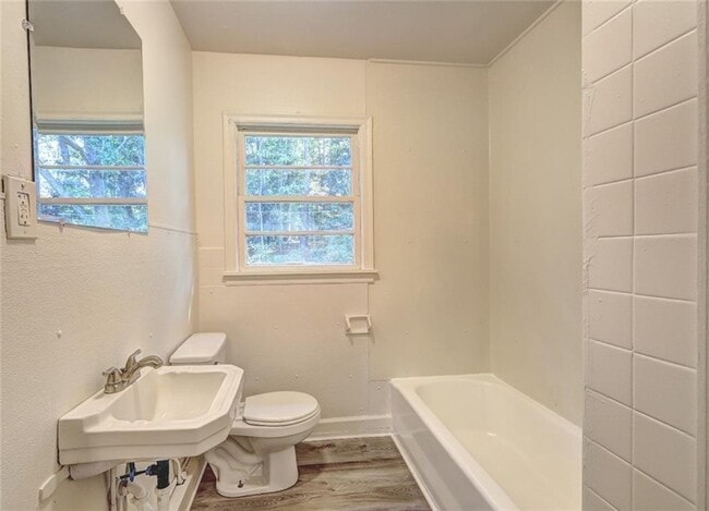 Building Photo - 1123 George Cir