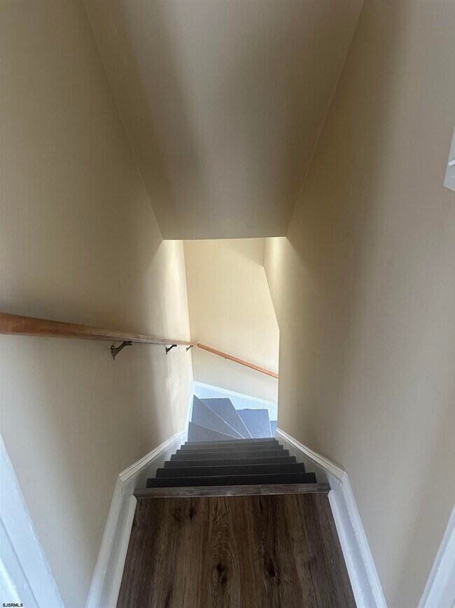 Building Photo - 9 N Rosborough Ave