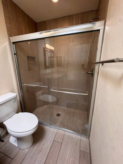 Primary Bathroom - 1448 E Carmelita Dr