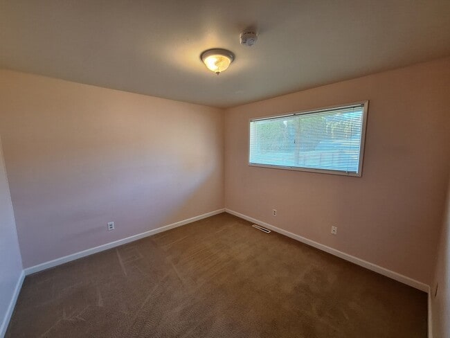 Building Photo - Lovely 3 Bedroom House in Ferndale