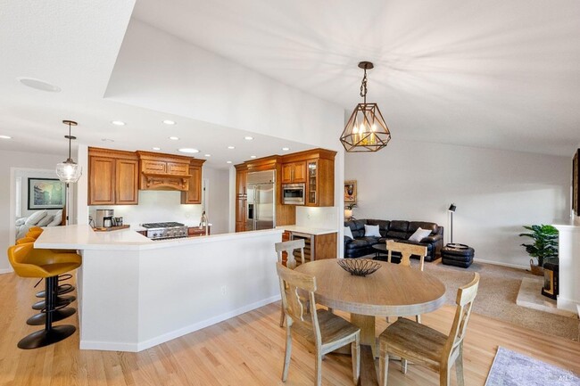 Building Photo - 1051 Stonebridge Dr