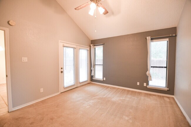Building Photo - 4056 La Costa Ct