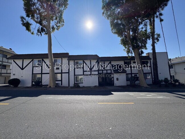 Building Photo - 10635 Sherman Grove Ave