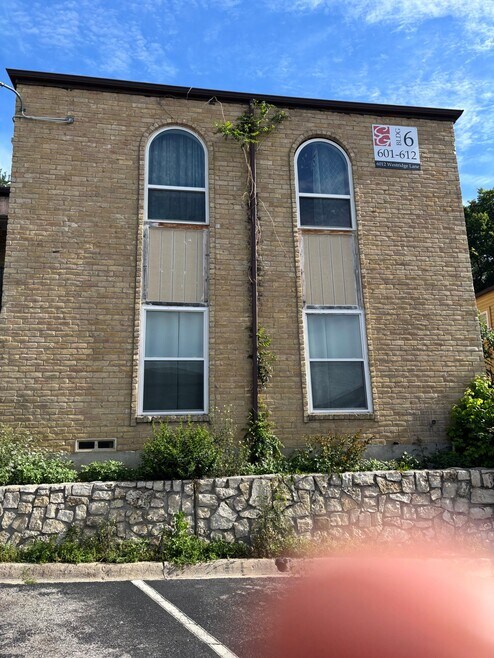 Building Photo - 6012 Westridge Ln