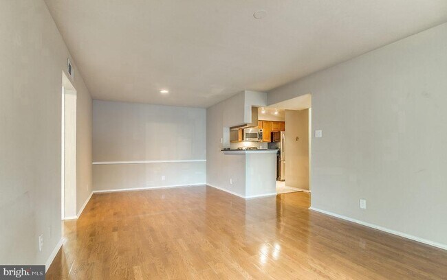 Building Photo - 3305 Wyndham Cir