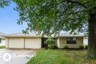 Building Photo - 2504 NW 8 St