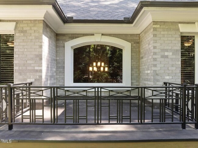 Building Photo - 6016 Glenthorne Dr