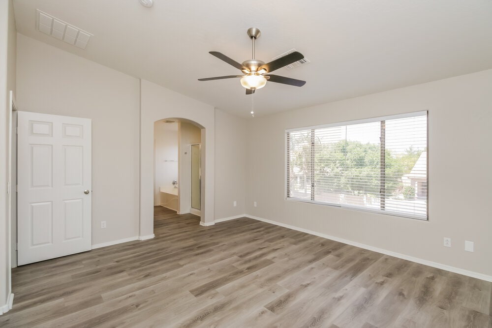 Building Photo - 1942 E Ebony Pl