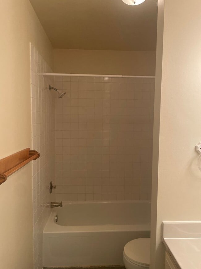 Building Photo - Three Bedroom, one-and-a-half-bathroom Townhome in NW Rochester MN
