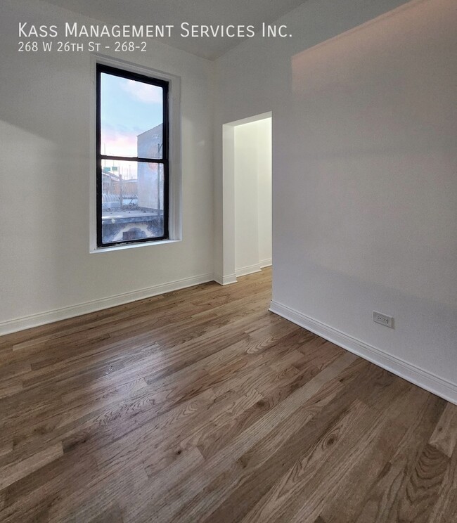 Building Photo - Spacious Armour Square Corner Unit 2 bedro...