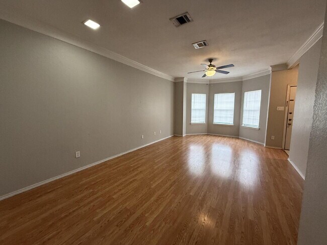 Building Photo - 1317 Speight Ave