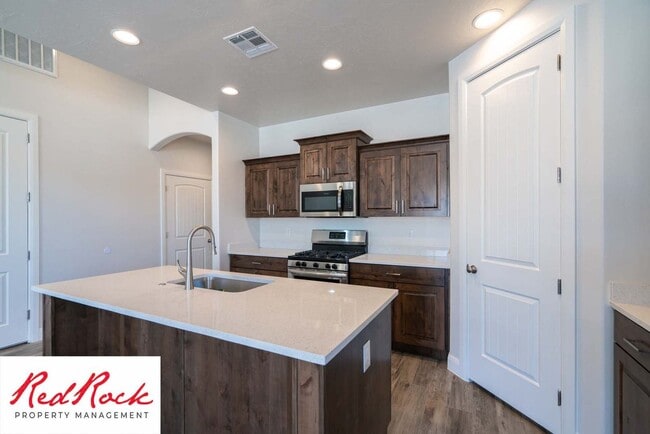 Building Photo - Single Family Home in Hurricane with an attached Casita!