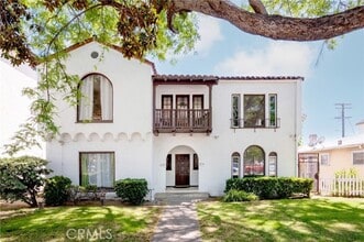 Building Photo - 216 E Windsor Rd