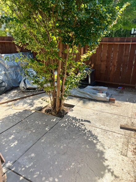 Building Photo - 5978 Montalvo Dr