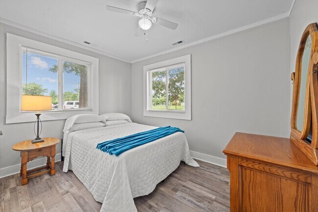 Building Photo - 4196 N Lee St