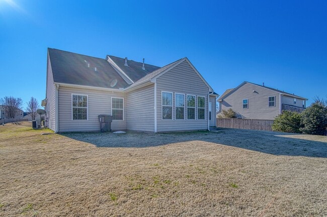 Building Photo - Incredible Home In Gated Community/Simpsonville