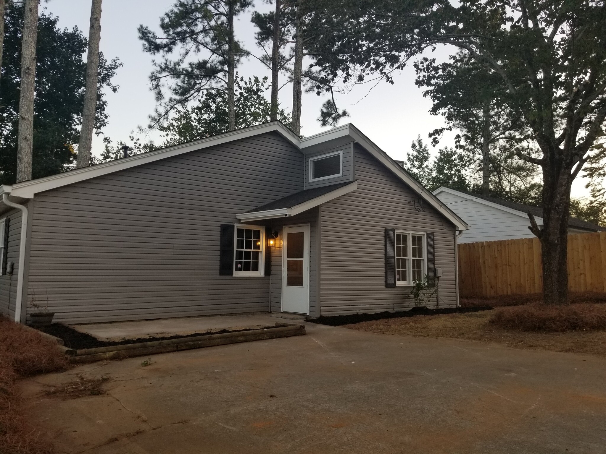 Building Photo - 2885 Waverly Cove