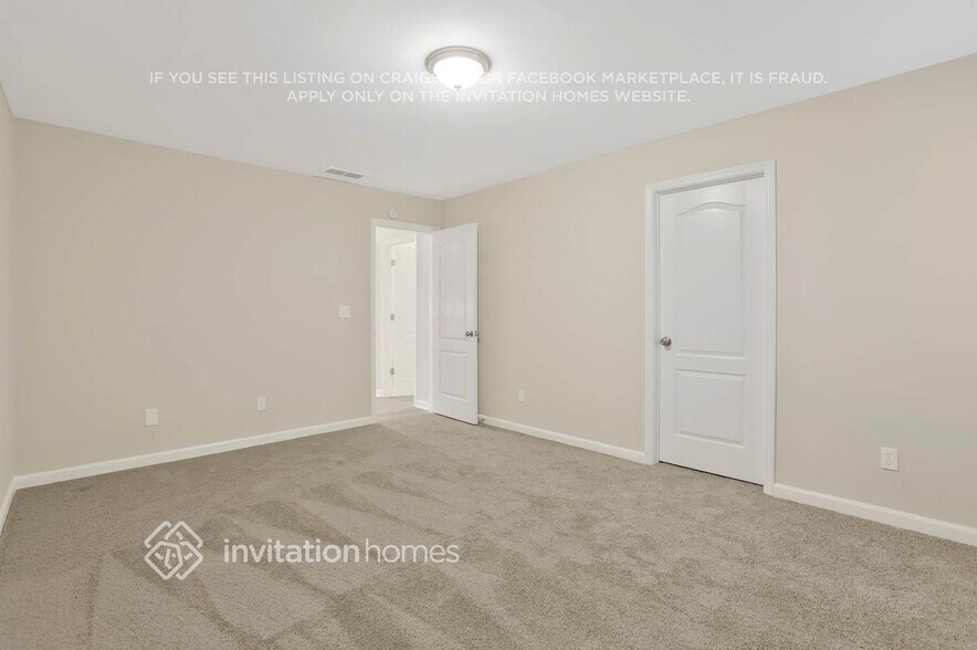 Building Photo - 4339 Shamrock Dr