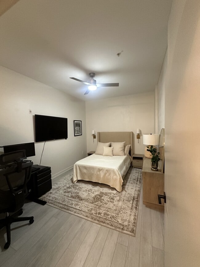 Building Photo - 119 4th St