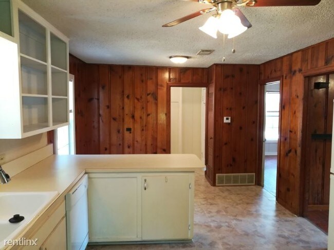 Building Photo - 5412 Meandering Rd