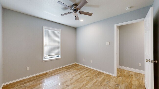 Building Photo - Completely repainted 4 bedroom ALL TILE ho...