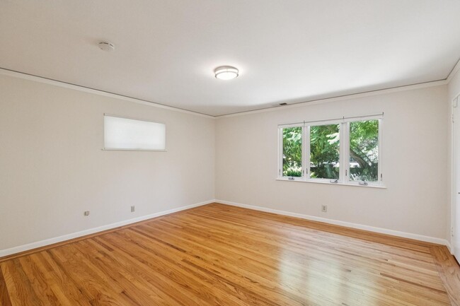 Building Photo - Beautiful Ranch Home with Bonus Room & Detached ADU | Minutes to Downtown