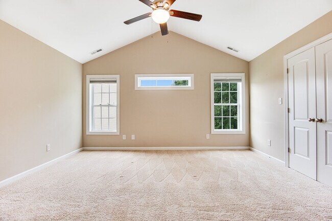 Building Photo - 107 McKinnon Pl