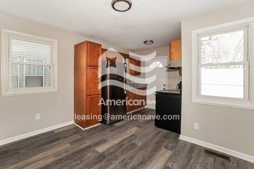 Building Photo - 2229 10th St SW