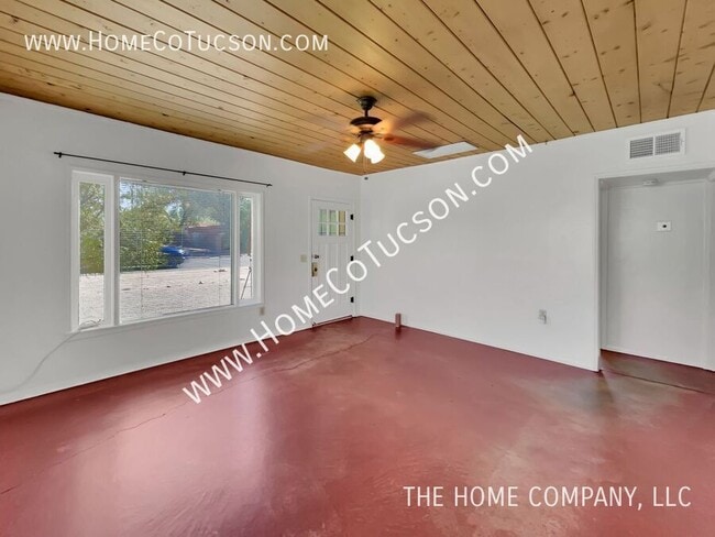 Building Photo - 1721 E Adelaide Dr