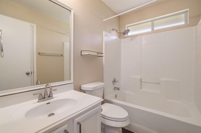 Building Photo - 1019 Leeds Castle Walk