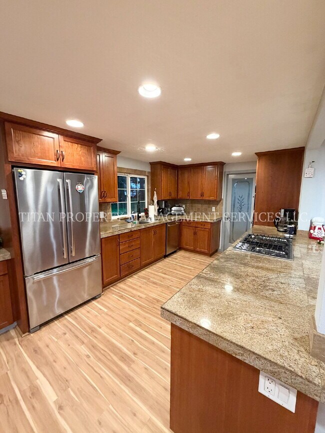 Building Photo - Country Comfort Meets Modern Living-Spacious 3BR Home with Shop and Hot Tub