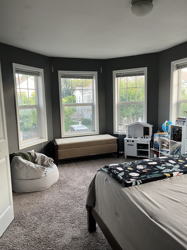 Building Photo - 5648 Winnetka Ave N