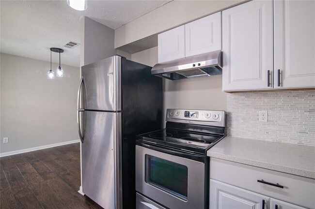Building Photo - 17122 Blackhawk Blvd