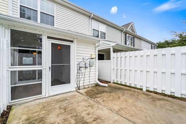 Building Photo - 3574 Evergreen Way