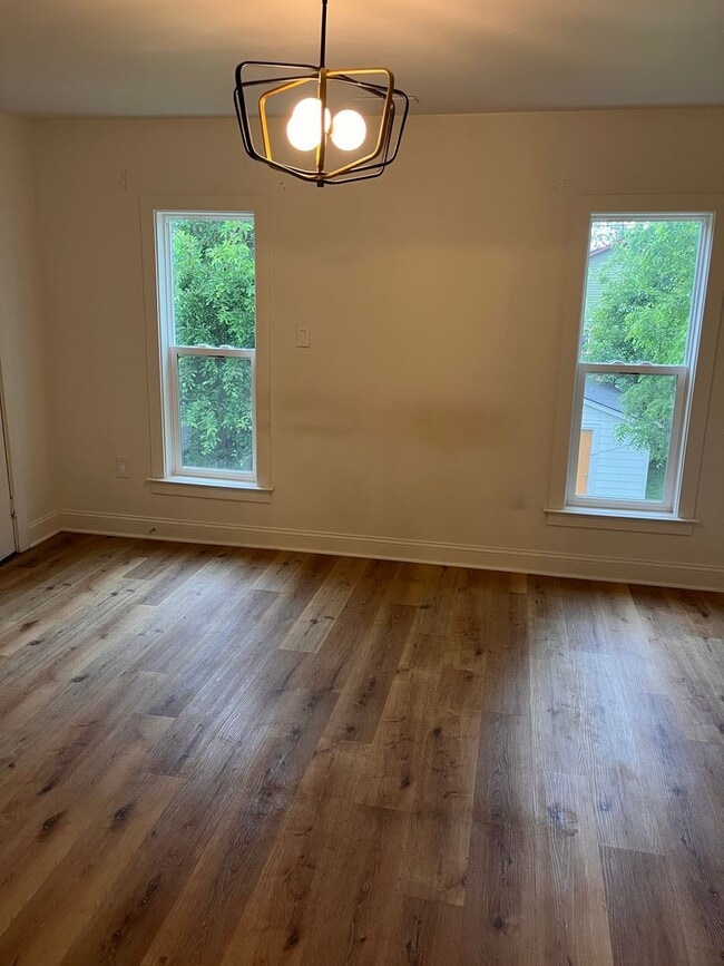 Building Photo - Discover the perfect blend of comfort, con...