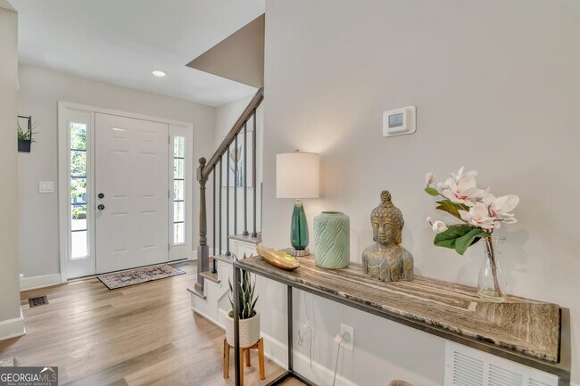 Building Photo - 2145 Lindley Ln