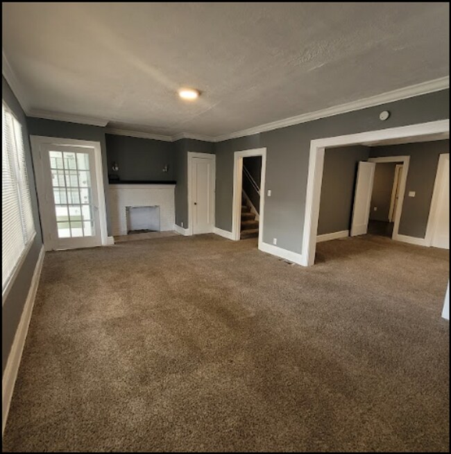 Building Photo - Single Family Home 4  beds 1.5 bath FOR RENT!