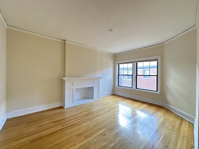 Building Photo - 1312 Oak Ave