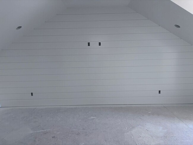 Building Photo - Gorgeous 7 bed 8 bath home with Swimming Pool and RV Garage