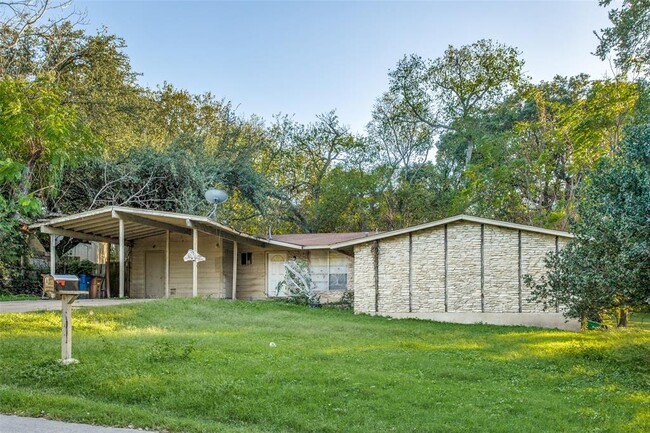 Primary Photo - 607 Thrush Ave