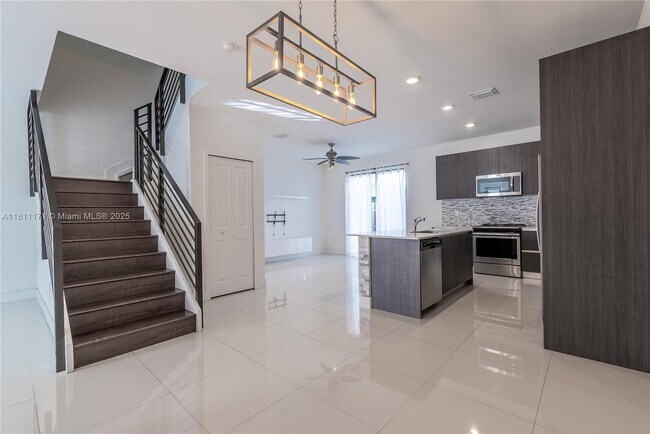 Building Photo - 481 SW 91st Ct
