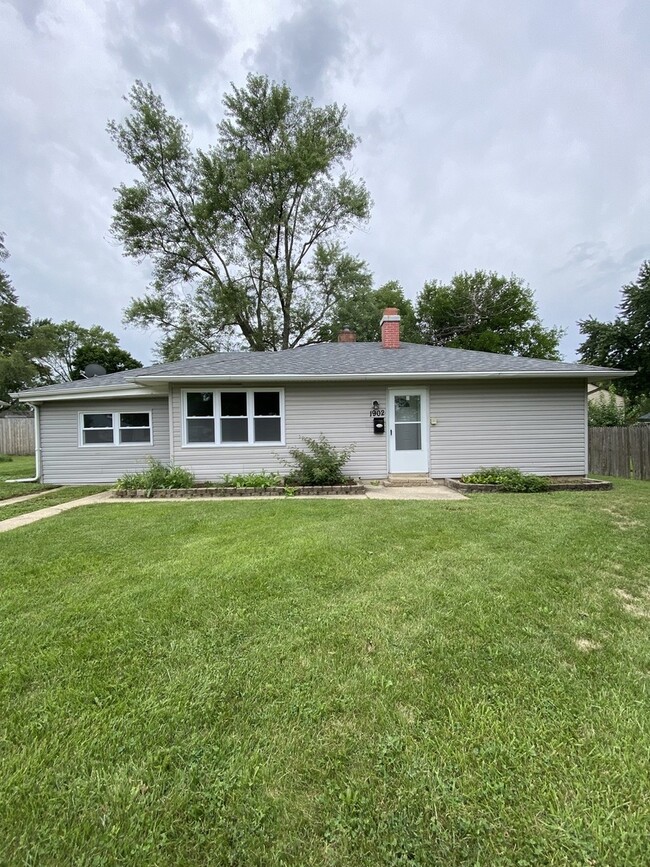 Building Photo - 1902 Burry Cir Dr